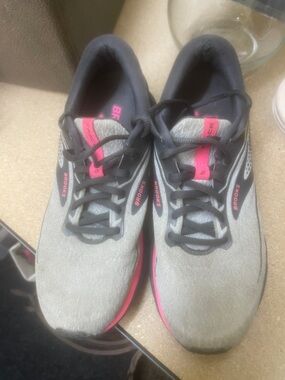 Brooks Women’s Gray and Pink Athletic Running Shoes
